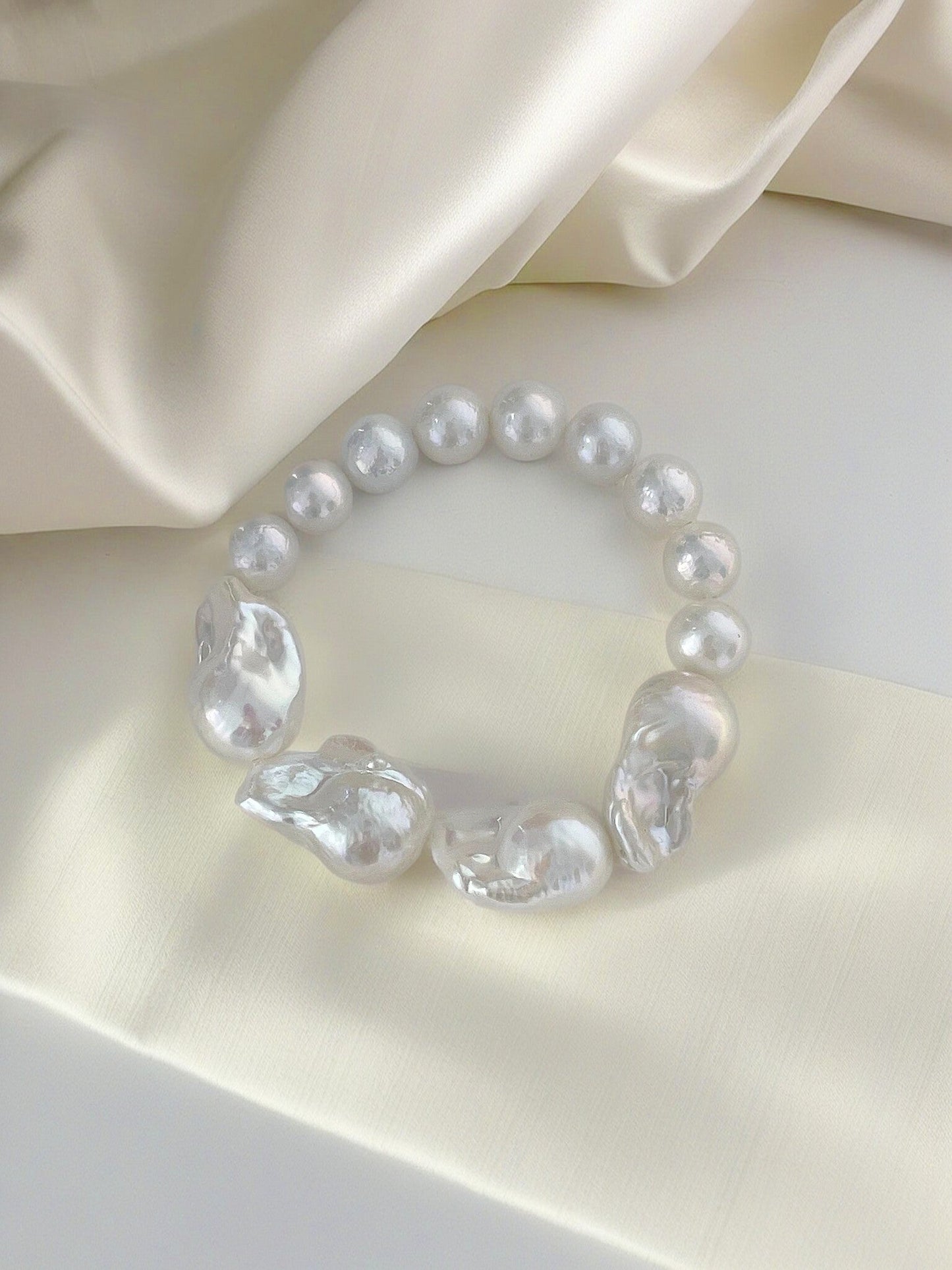 Classic Grandeur Baroque Pearl Bracelet