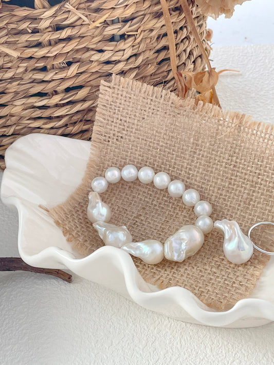 Classic Grandeur Baroque Pearl Bracelet