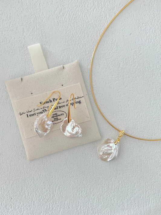 Floral Baroque Pearl Earrings